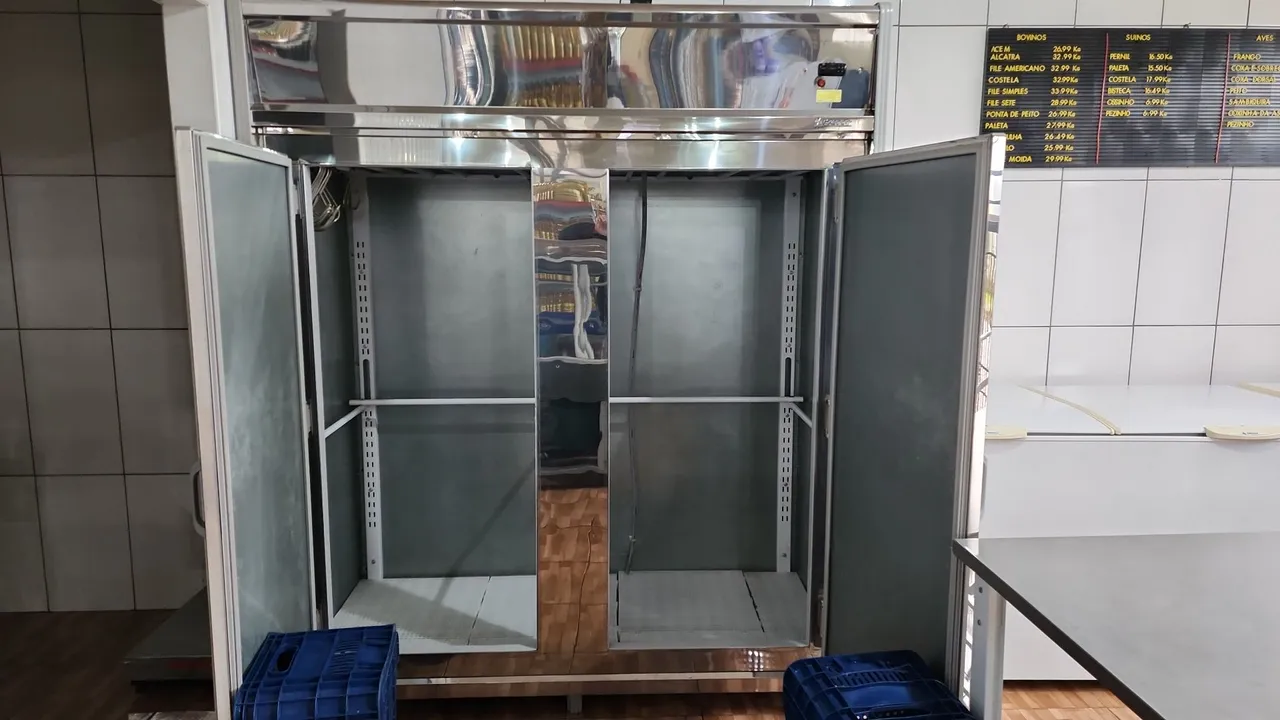 Câmare fria modelo gelopar pouco uso