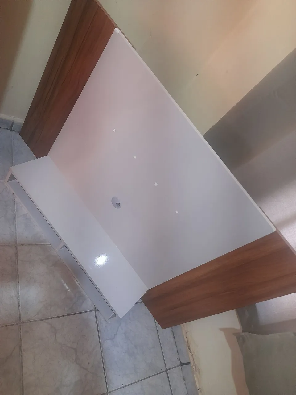 Móvel de TV Suspenso com Design Moderno