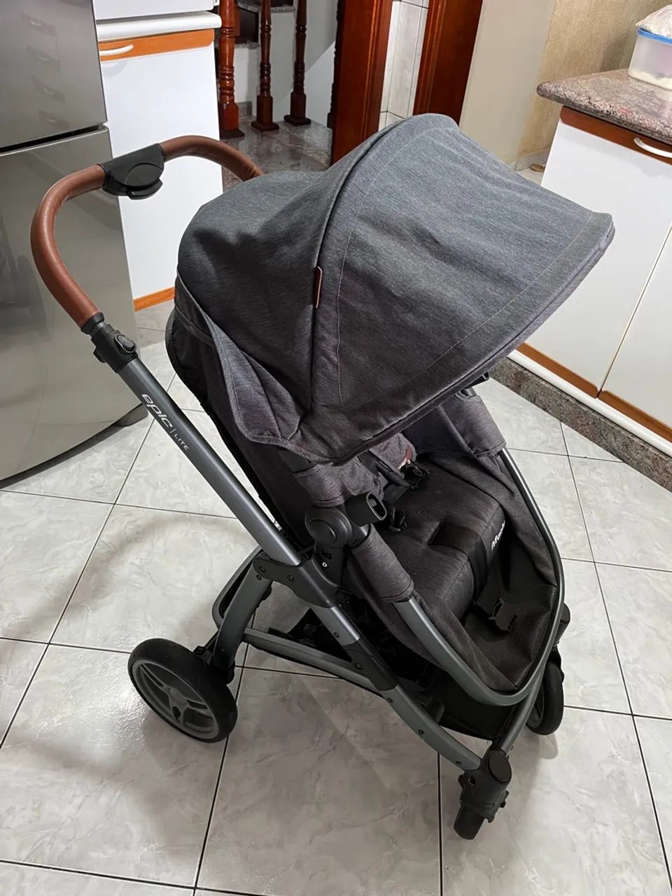 Carrinho de Bebê com Bebê conforto completo  - Foto 5