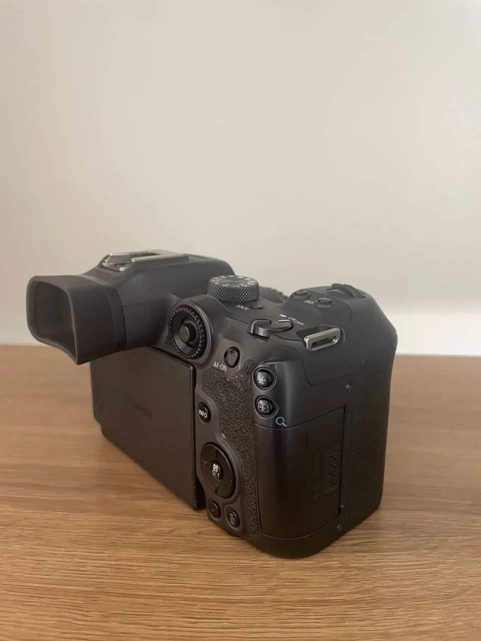 Câmera Canon EOS R7 - Mirrorless - Foto 2