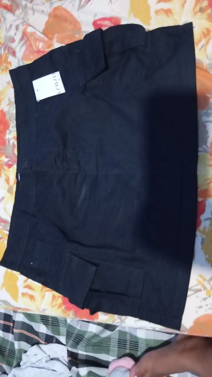 Saia Jeans Preta com Detalhes