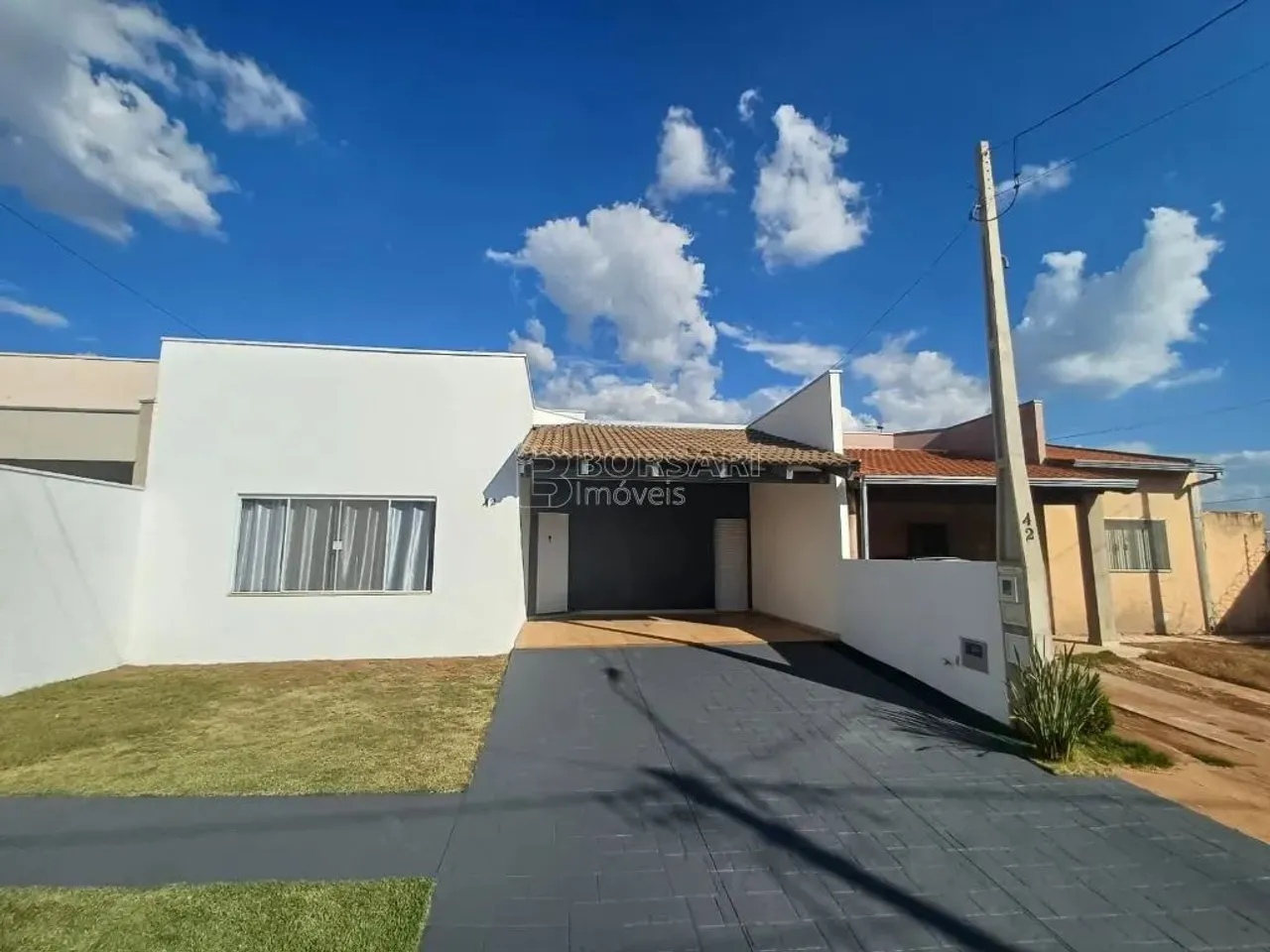 Casa para Alugar no Condomínio Solaris em Araraquara com 03 quartos sendo um suíte.