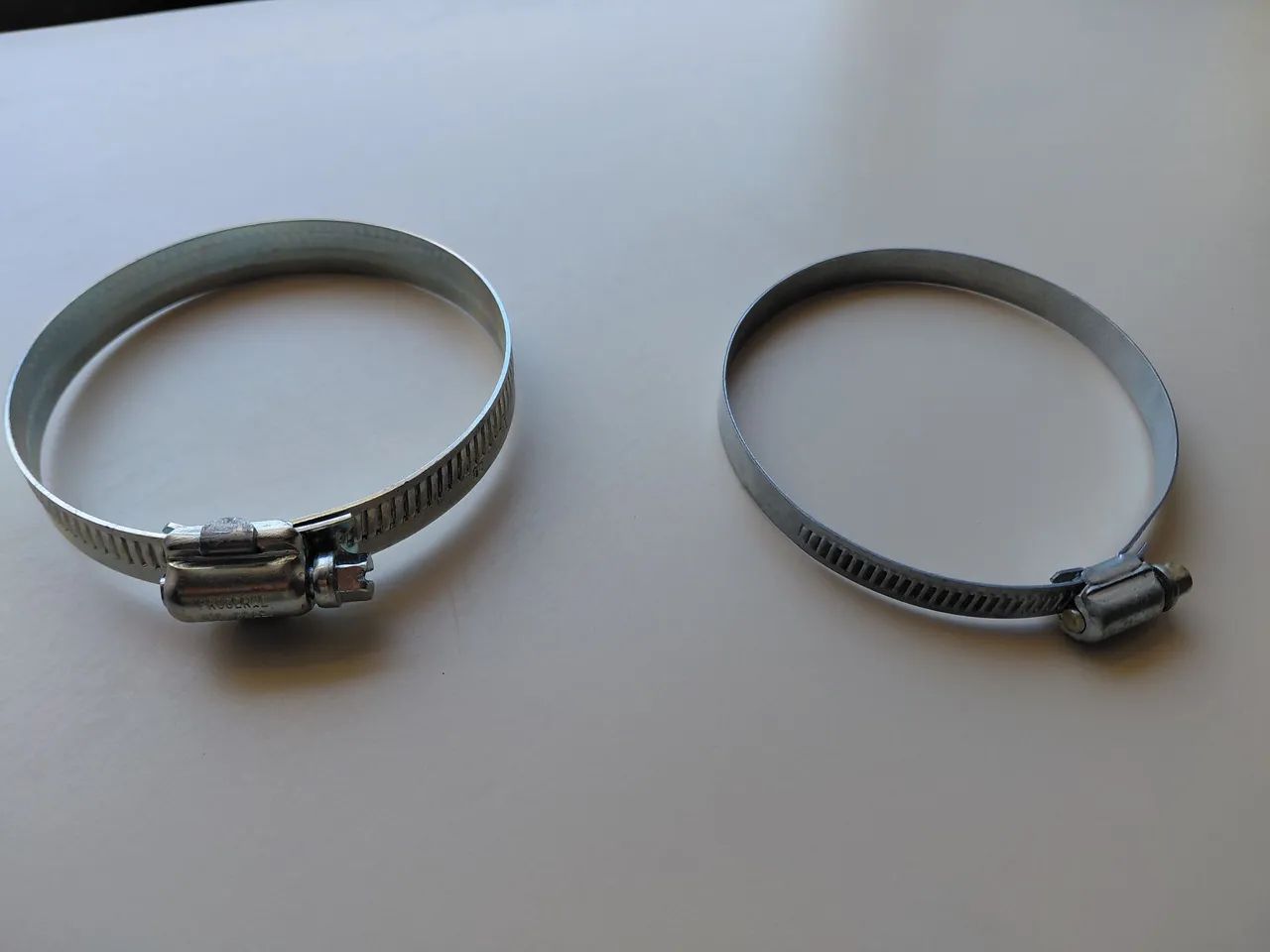 Abraçadeiras metal para dutos de aquecedor ou chaminé de ventilação medidas  69mm á 89mm. - Foto 5