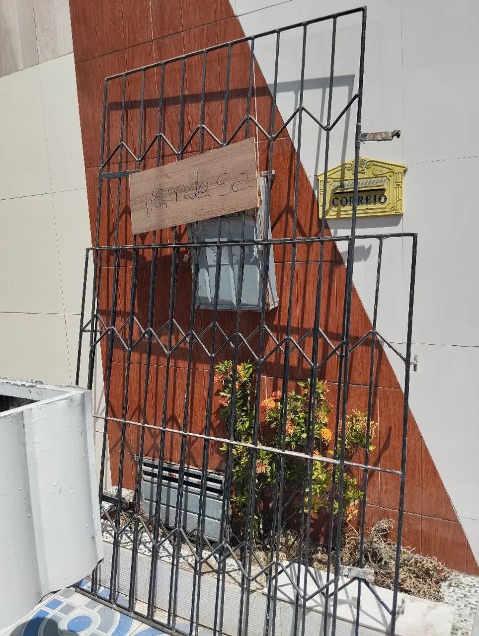 Grade de janela 1.40x140 e 2 grade de porta 2.10x1.12