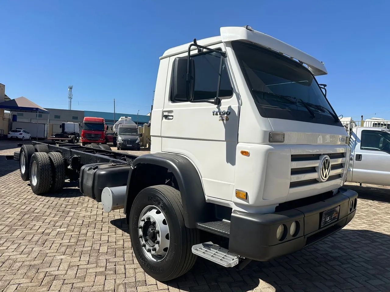 Caminhão Vw 17190 6x2 - No Chassi