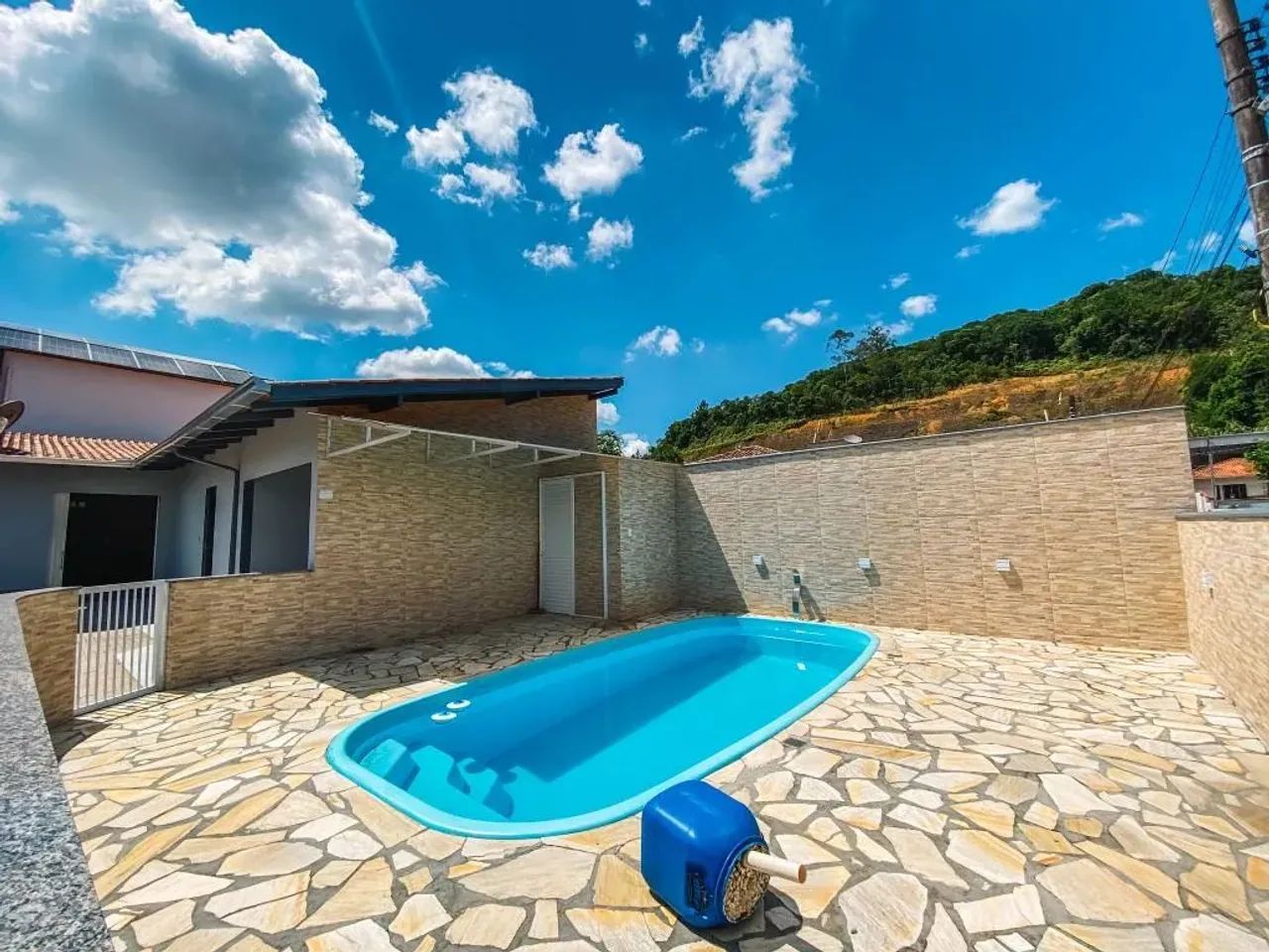 Vendo Casa com Piscina, 03 Quartos (01 Suíte) - Bairro Bateias - Brusque - Foto 2