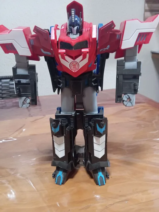 Robô Transformers Optimus Prime - Brinquedo