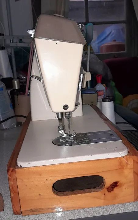 Máquina de Costura Singer 270 - Foto 2