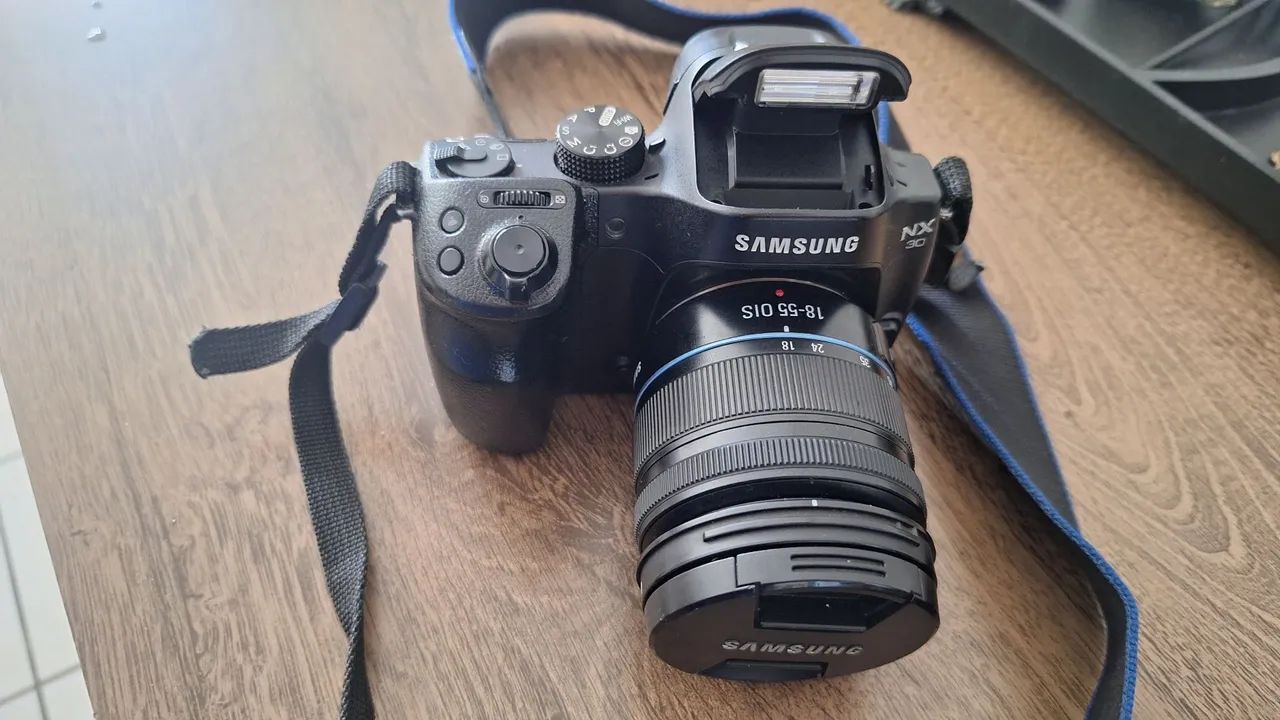 Câmera semi profissional Samsung NX30  - Foto 3