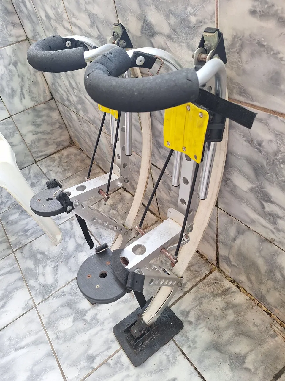 Skyrunner - pernas mecânicas para robô de festaa
