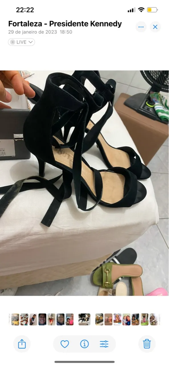Sandália preta salto fino