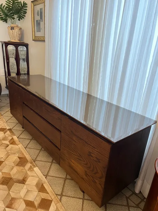 Rack Aparador 3 portas Madeira com tampo de vidro temperado