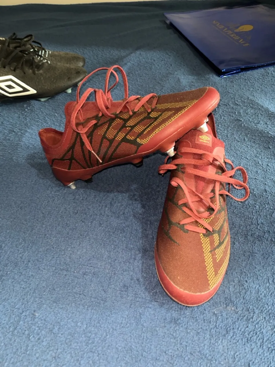 Chuteiras de campo - UMBRO - Tamanho 43