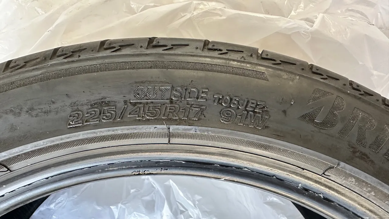 4 Pneus Bridgestone 225/45R17 91W
