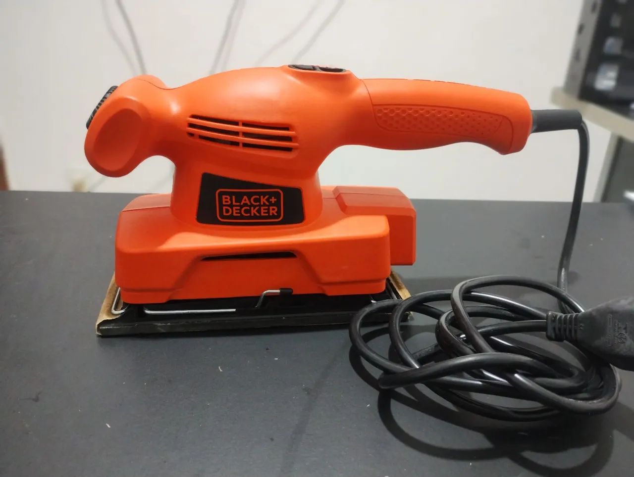 Vendo lixadeira Black + Decker 