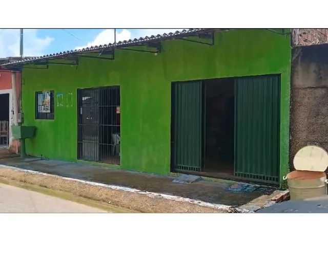 Vende-se uma casa