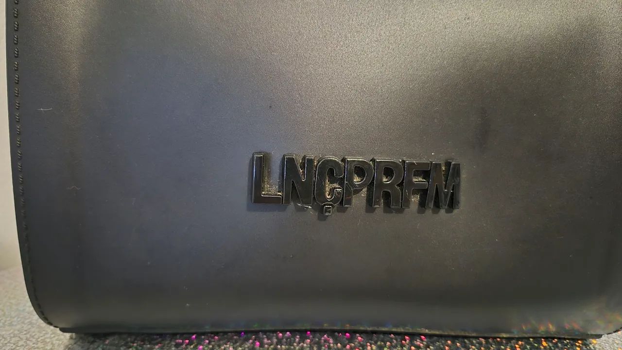 Bolsa preta lança perfume  - Foto 2