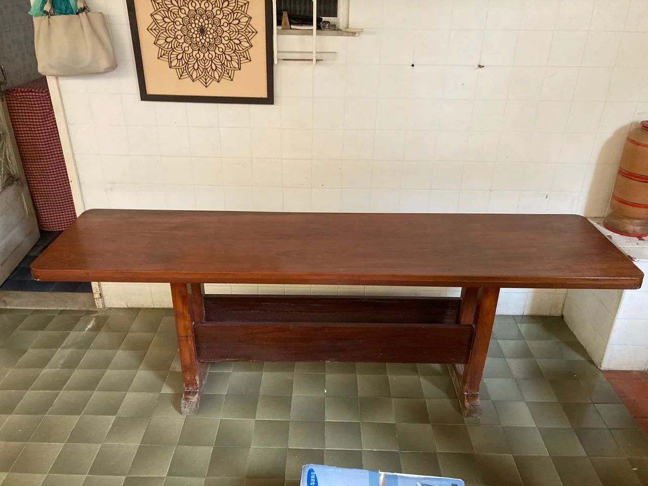 Mesa de madeira maciça
