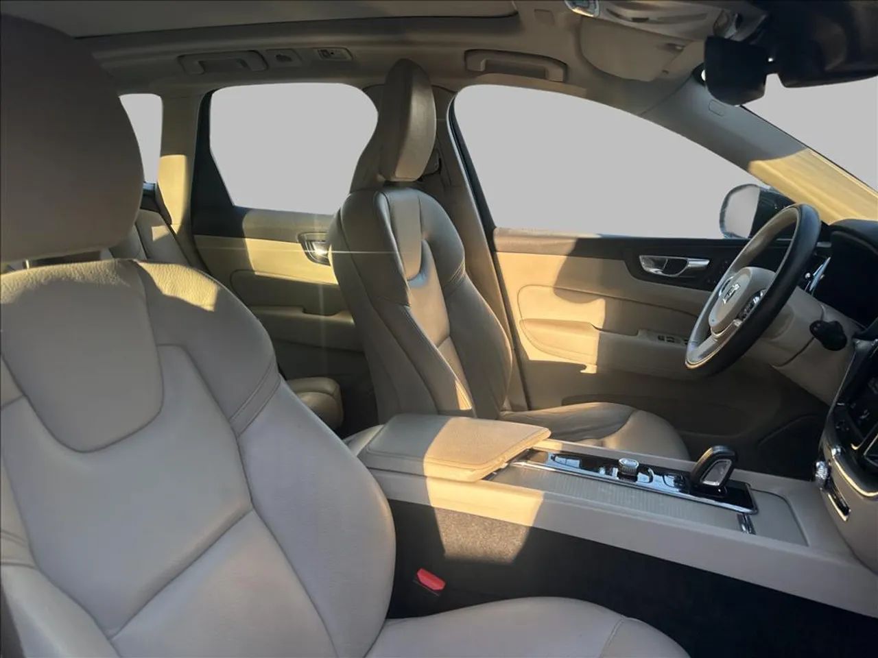 Volvo XC-60 XC 60 T-8 Híbrido Momentum 2.0 5P 2021 - Foto 11
