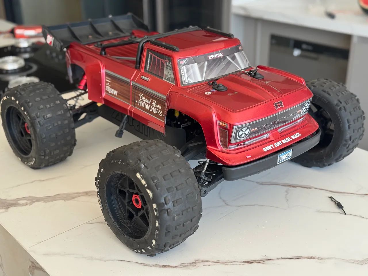 Automodelo Arrma outcast 8s 1/5  - Foto 2
