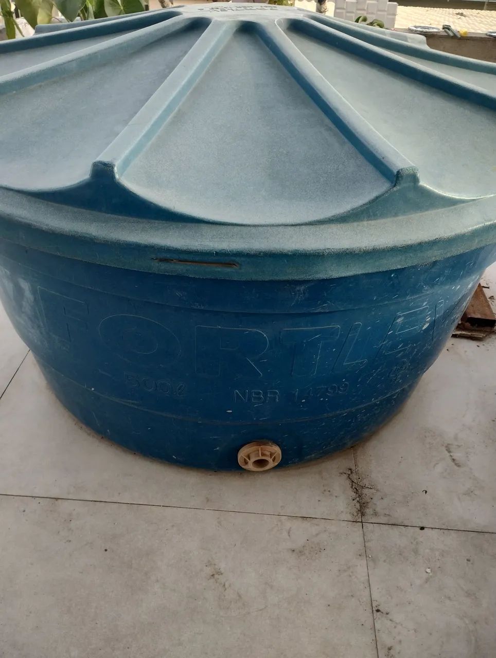 Caixa d'água e materiais diversos - Foto 2