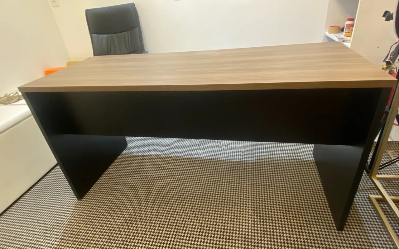 Mesa de Escritório com 2 Gavetas - Preta