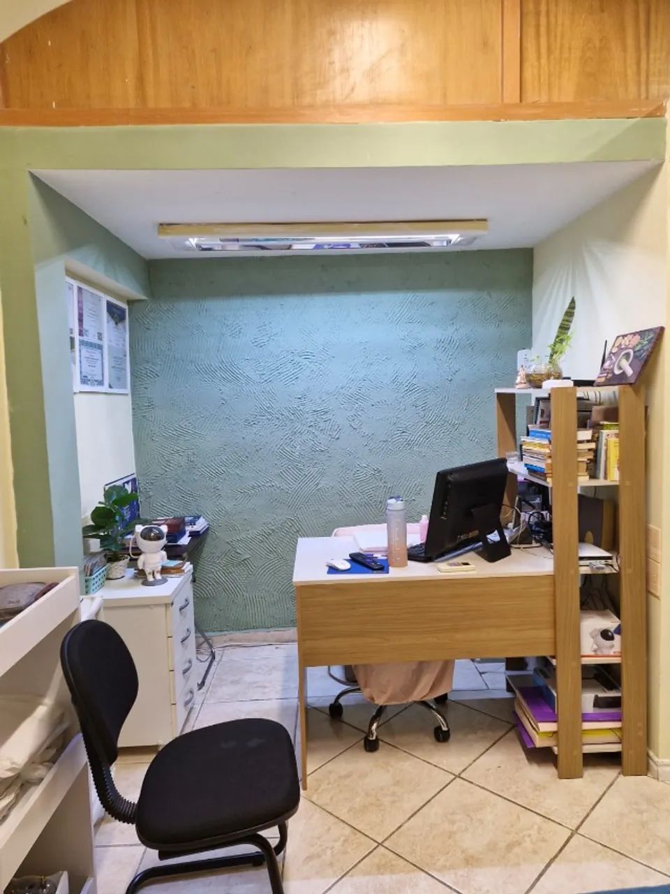 maca,  balança, escrivaninha e outras peças - Foto 3