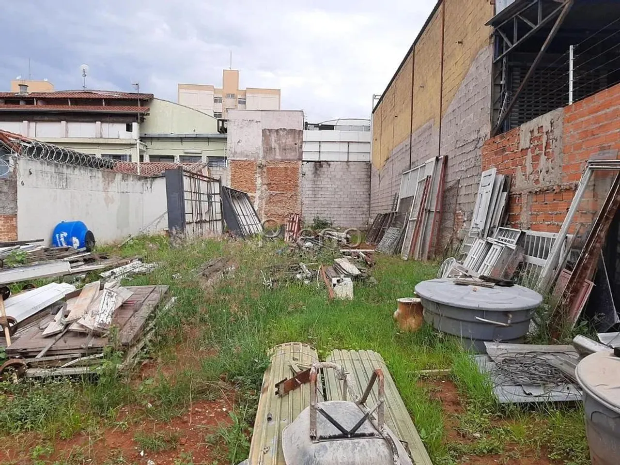 Terreno à venda em Campinas, Taquaral, com 300 m²