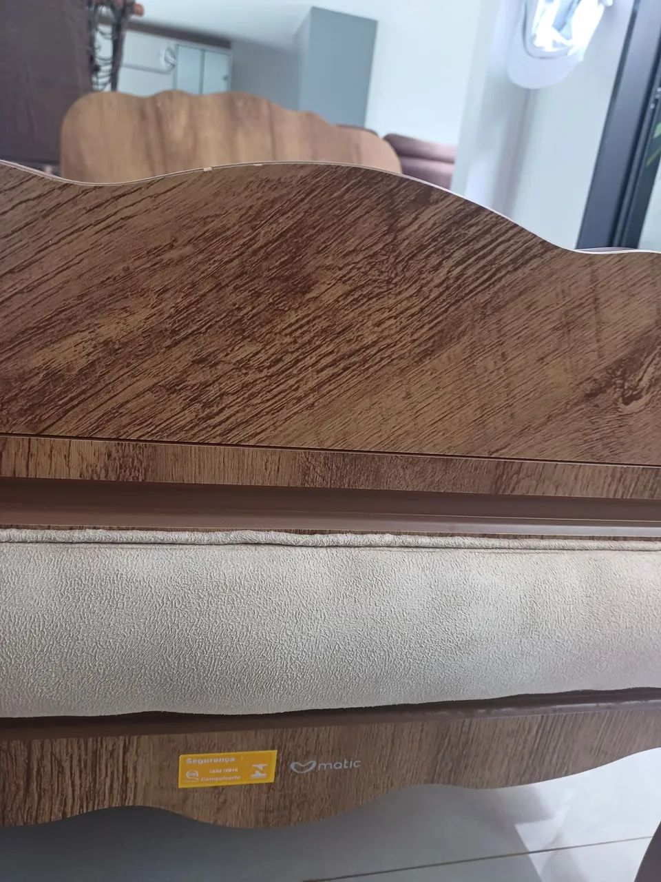 Berço que vira cama