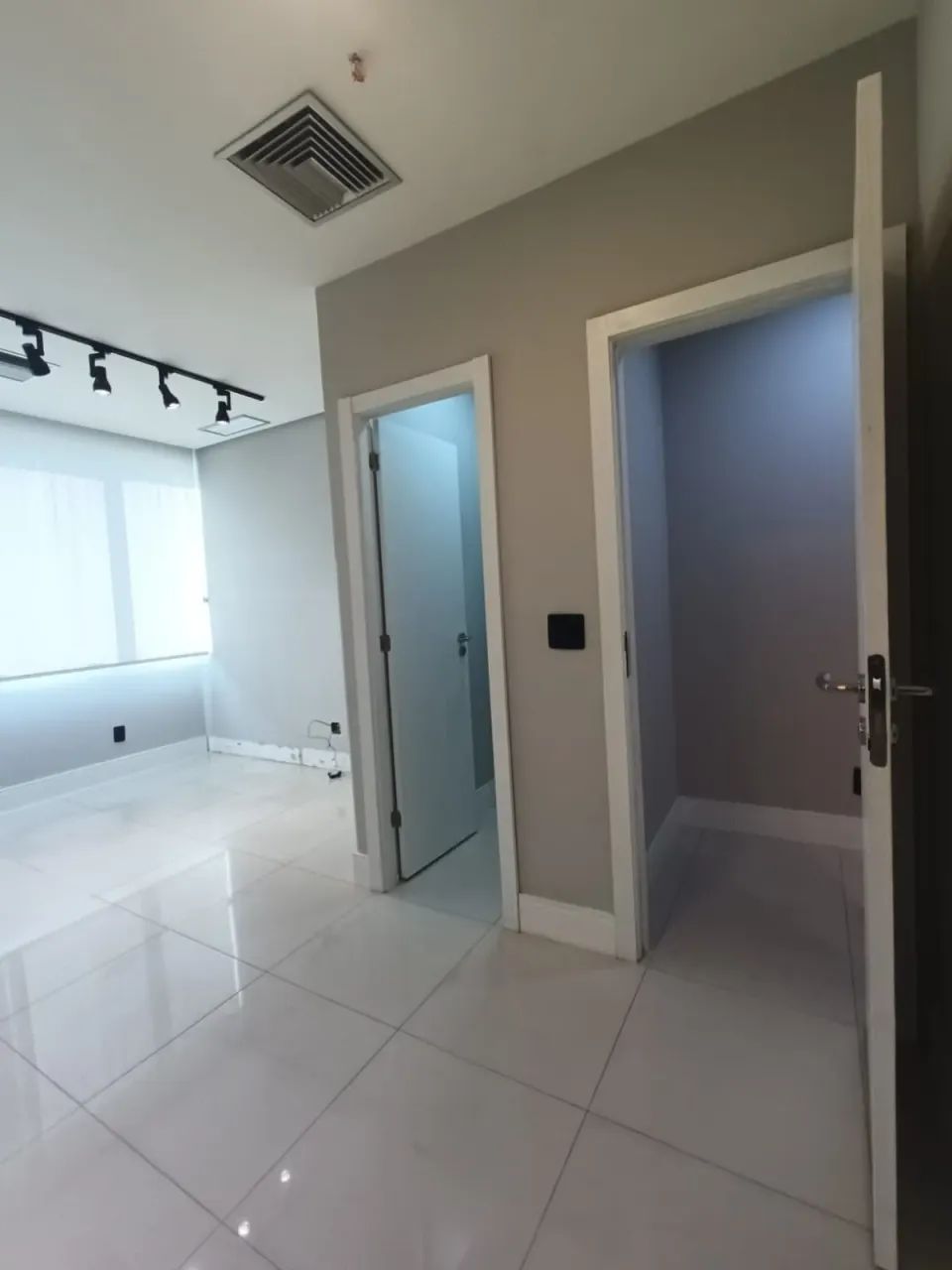 Aluguel  sala escritório  ,sem mobília no CEO - Foto 2