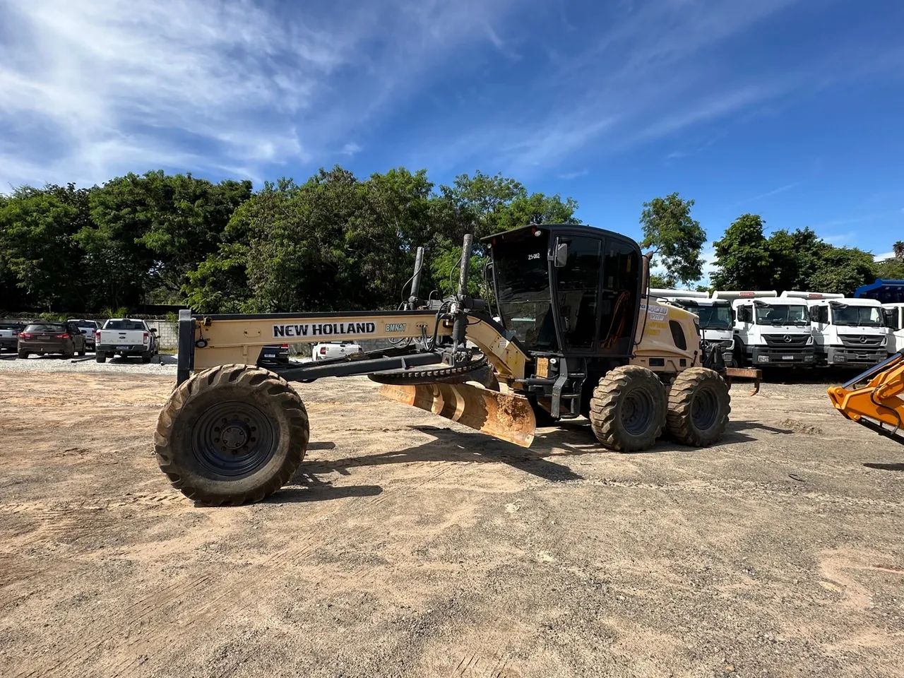 Motoniveladora New Holland RG140 2011