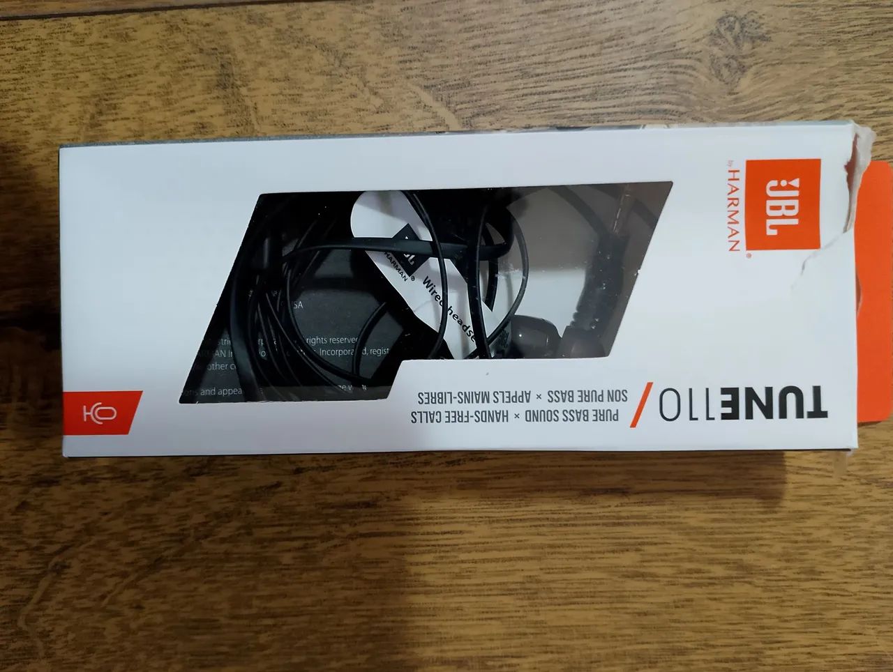 Fone de Ouvido JBL Tune 110 - Novo - Com microfone