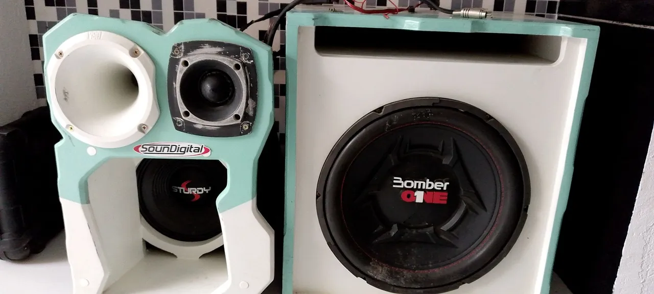 Caixa de Som Automotivo com Subwoofer Bomber ONE
