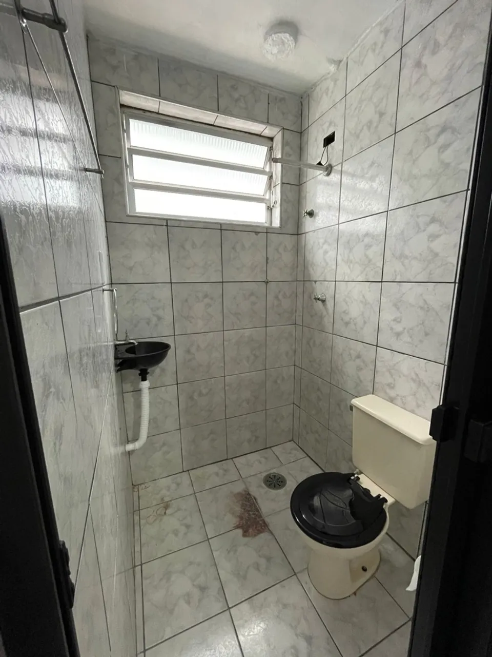 Kitnet para locação anual em Praia Grande bairro ocian