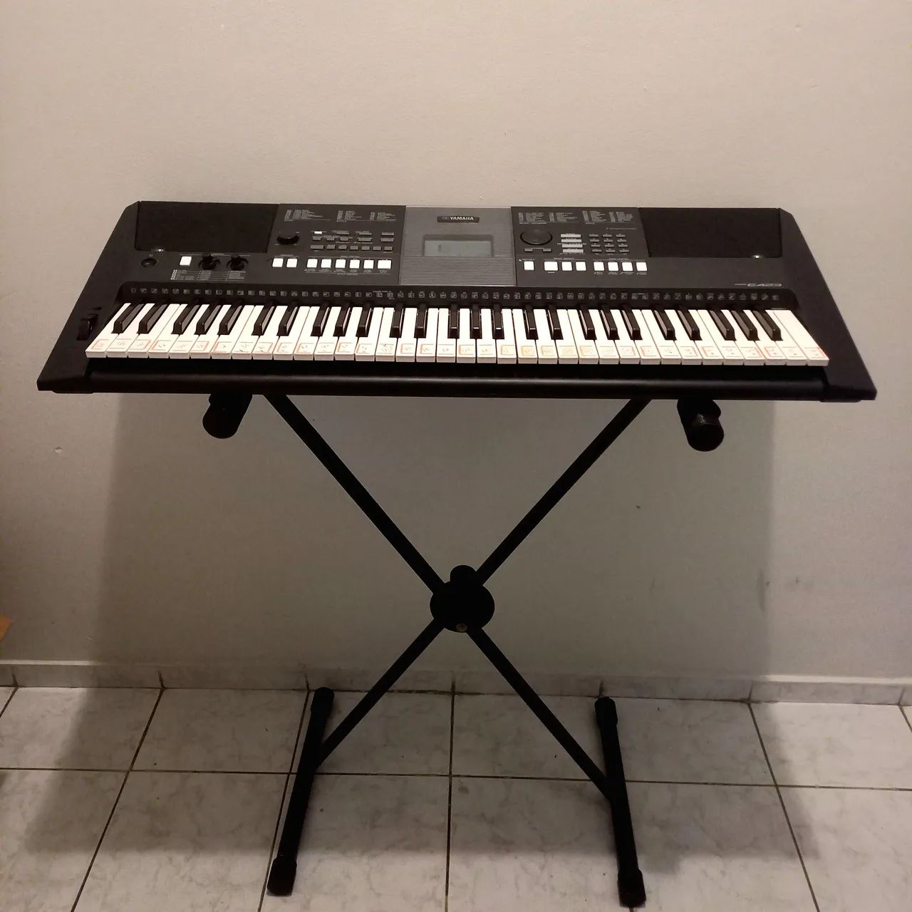 Teclado Yamaha PSR-E423  - Foto 5
