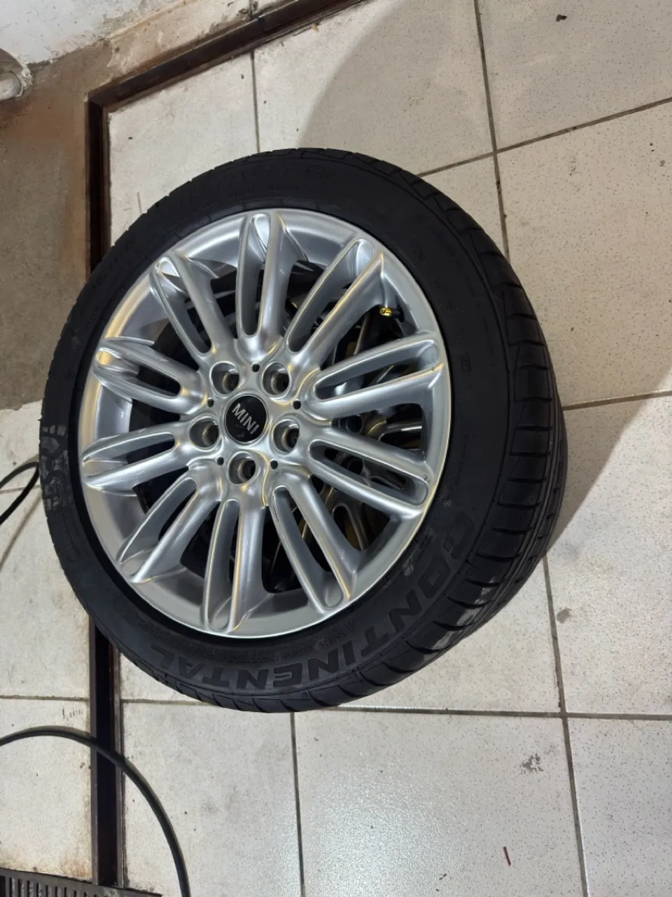 PNEU ARO 17 Par 225/45R17 CONTINENTAL EXTREMECONTACT SPORT 02 91W