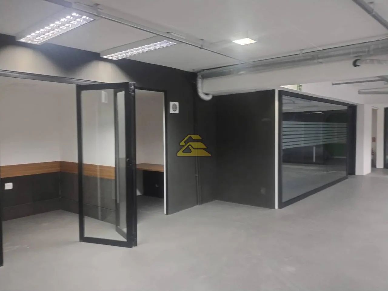 Loja espetacular com 600m² e 11 vagas de garagem, localizada no coração de Botafogo! - Foto 11