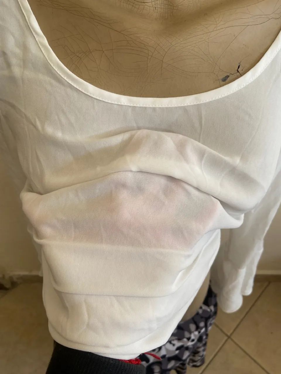 Camisa branca com detalhe em renda - Foto 5