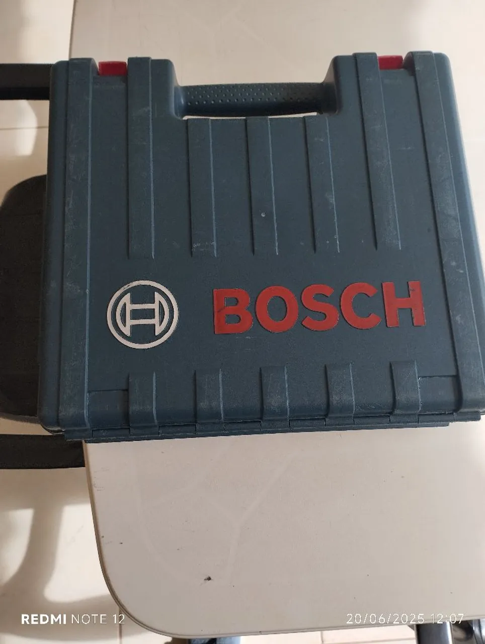 Martelete Bosch profissional gbh 2-24D