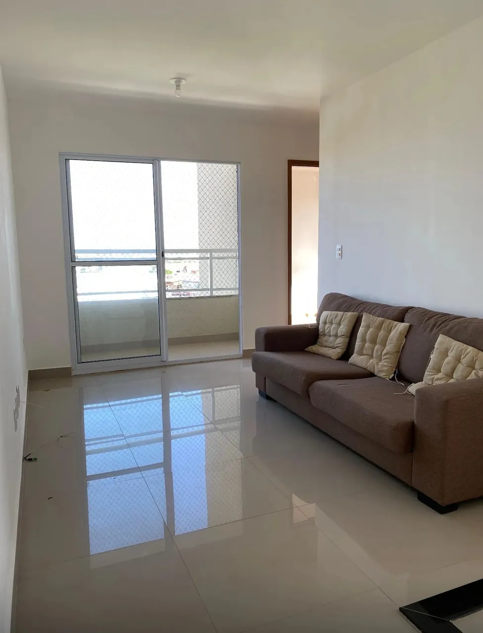 Alugo apartamento 2 quartos, 1WC, 1AR,cama,sofa, 7andar, Cohama