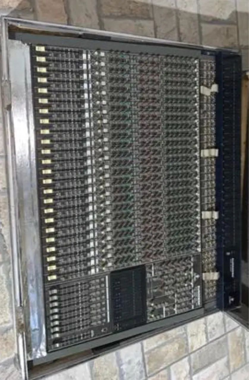 Mesa de Som Behringer Eurodesk MX8000A - Foto 2