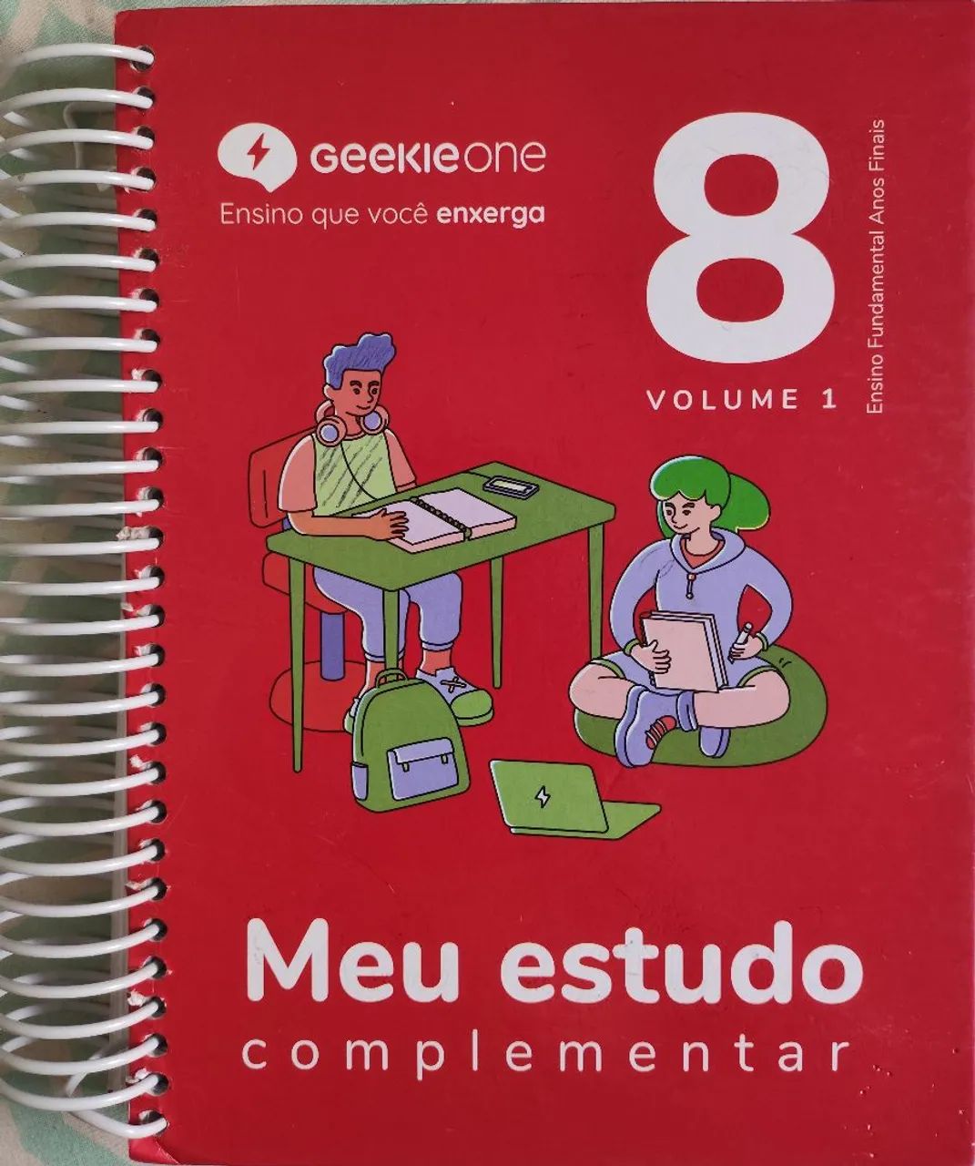 Livros Usados GEEKIE ONE 8° ano - Vol 1, 2 e 3 + Caderno do Aluno - Foto 2