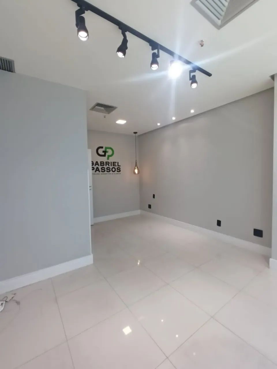 Aluguel  sala escritório  ,sem mobília no CEO