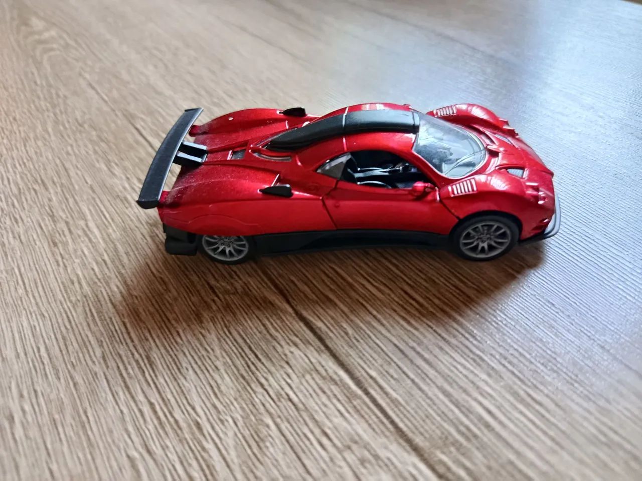 Miniatura Pagani Vermelha - Colecionador - Foto 2