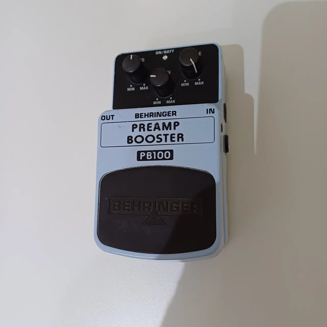 Pedal Booster Behringer PB100 - Preamp