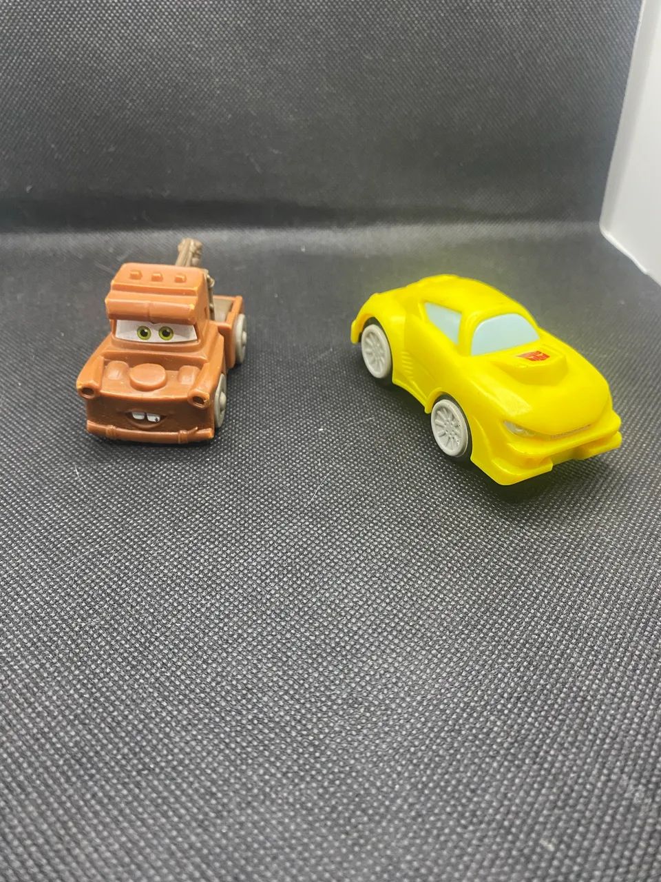 Carrinho transformes e mcquen 