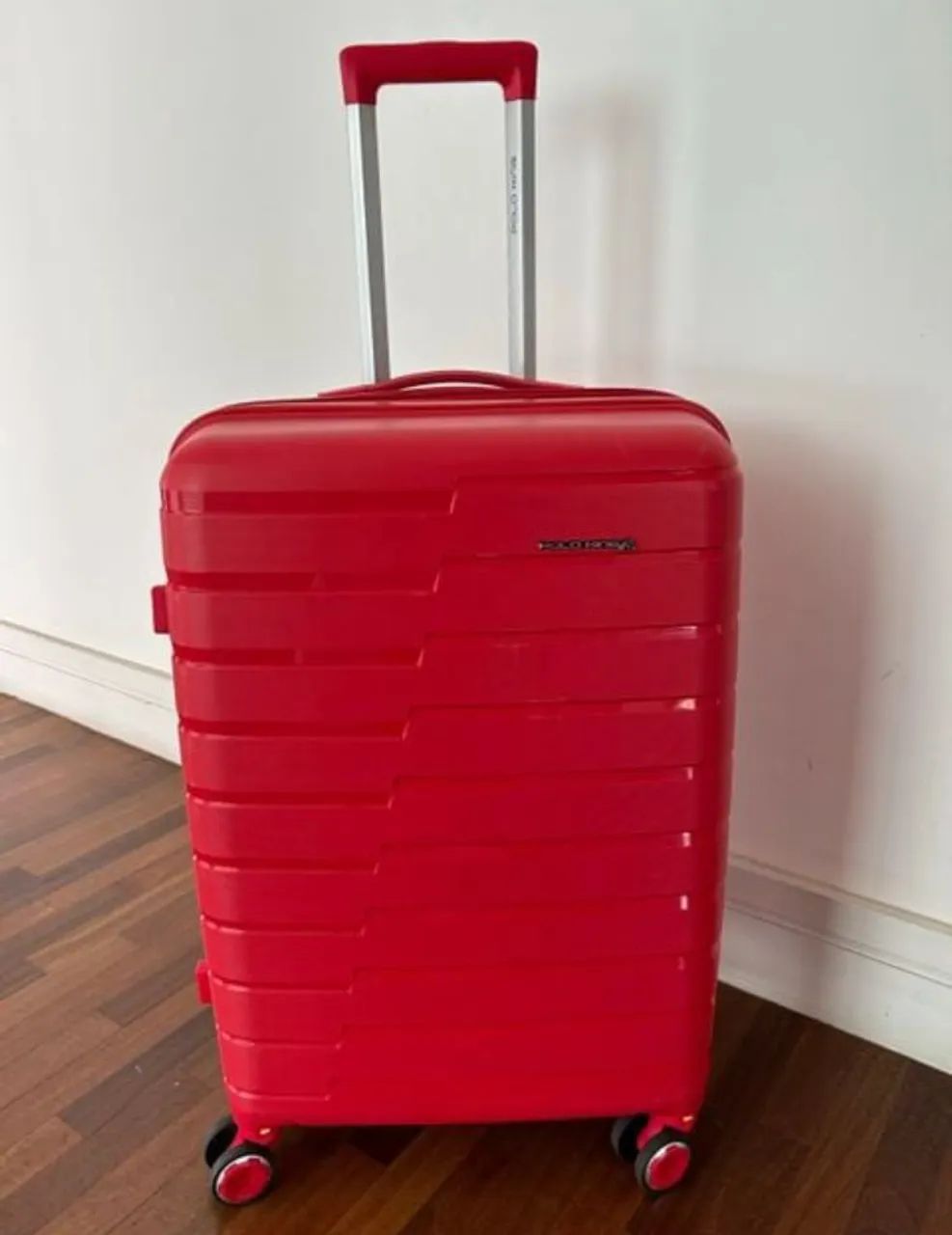 Mala de viagem vermelha com rodinhas 23kg 