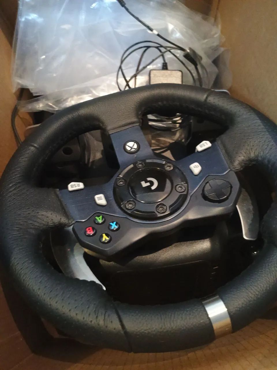 Volante Logitech G920 para Xbox One e PC(semi-novo) - Foto 2