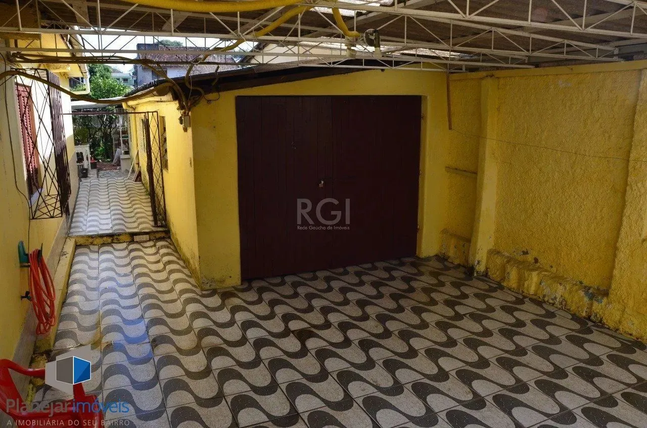 Casa Com 5 dormitórios no Bairro Partenon