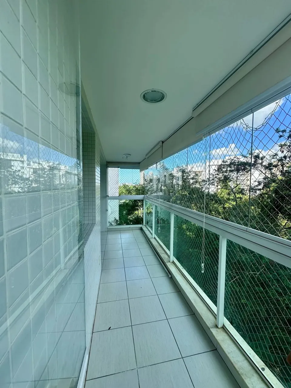Imóvel para aluguel tem 70 metros quadrados com 2 quartos em Alphaville I - Salvador - BA